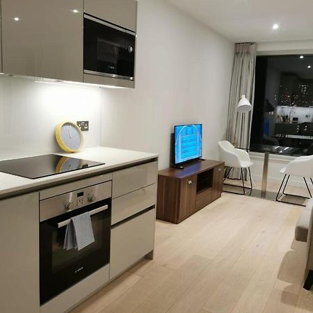 Comfy 1 Bed Studio 1 Minute From Train Station Daire Londra Dış mekan fotoğraf